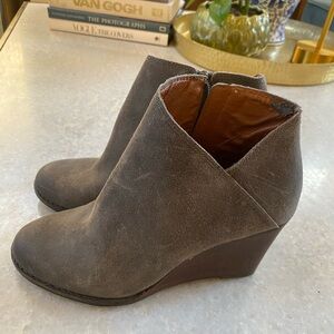 Lucky Brand Women’s Suede Wedge Ankle Boots - Taupe Size 8 NWOT